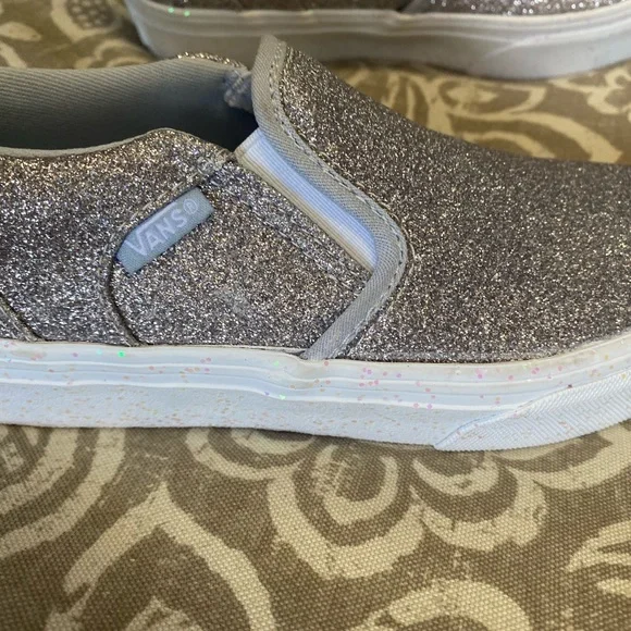 Vans - Picture 8 of 8